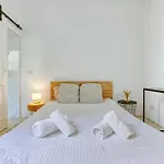 Lovely Traditional 4br Townhouse In Charming By 360 Estates Senglea