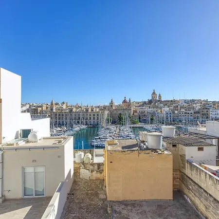 Lovely Traditional 4br Townhouse In Charming By 360 Estates Apartament Senglea