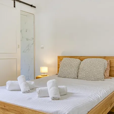 Lovely Traditional 4br Townhouse In Charming By 360 Estates Appartement *