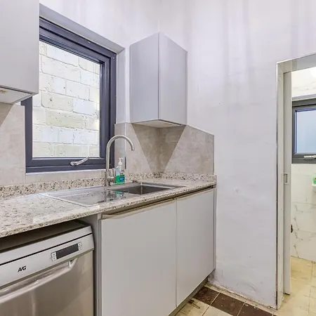 Lovely Traditional 4br Townhouse In Charming By 360 Estates Appartement *