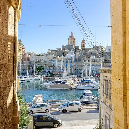 Lovely Traditional 4br Townhouse In Charming By 360 Estates Appartement Isla