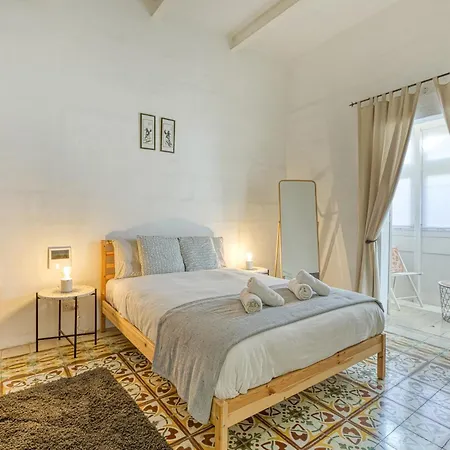 Lovely Traditional 4br Townhouse In Charming By 360 Estates * Isla