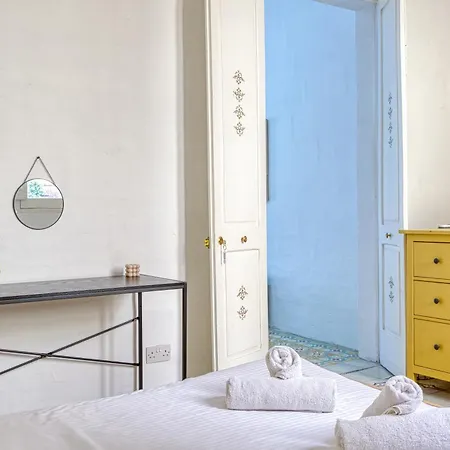 Lovely Traditional 4br Townhouse In Charming By 360 Estates Appartement *