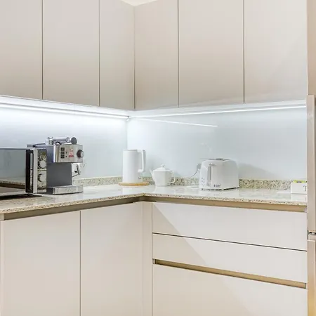 Lovely Traditional 4br Townhouse In Charming By 360 Estates Appartement Isla