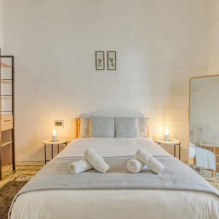 Lovely Traditional 4br Townhouse In Charming By 360 Estates Appartement Isla