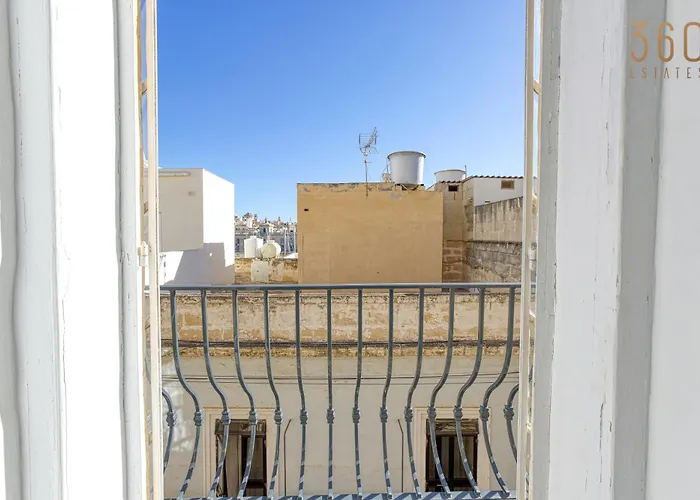 Apartament Lovely Traditional 4br Townhouse In Charming By 360 Estates Senglea