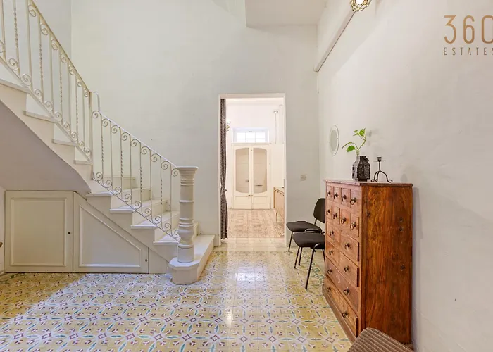 Lovely Traditional 4br Townhouse In Charming By 360 Estates * Senglea