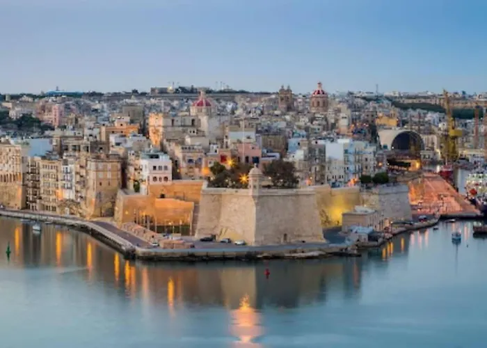 Lovely Traditional 4br Townhouse In Charming By 360 Estates Apartament *