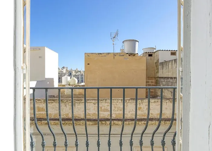 Apartament Lovely Traditional 4br Townhouse In Charming By 360 Estates Senglea