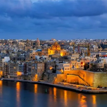 Apartment Lovely Traditional 4br Townhouse In Charming By 360 Estates