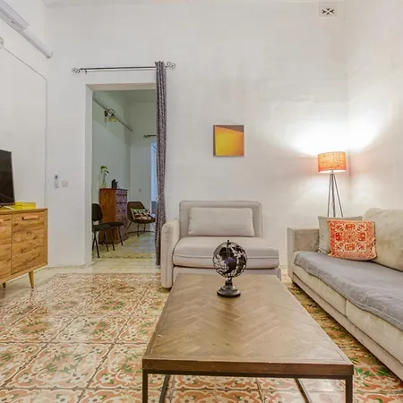 Lovely Traditional 4br Townhouse In Charming By 360 Estates Senglea