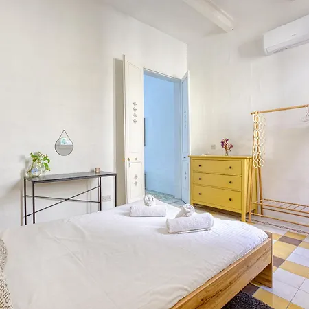 Lovely Traditional 4br Townhouse In Charming By 360 Estates Apartment Senglea