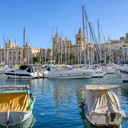 Lovely Traditional 4br Townhouse In Charming By 360 Estates Apartment Senglea