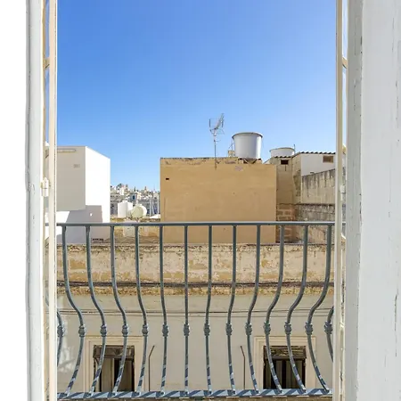 Apartment Lovely Traditional 4br Townhouse In Charming By 360 Estates Senglea