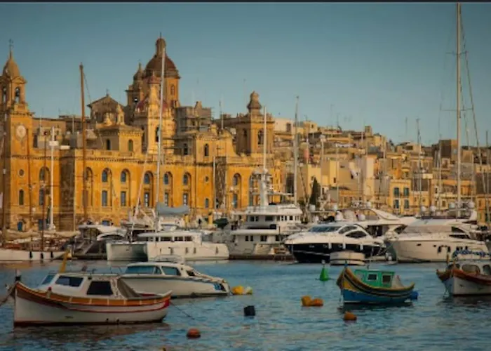 Apartment Lovely Traditional 4br Townhouse In Charming By 360 Estates