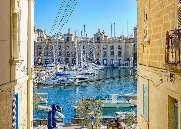 Lovely Traditional 4br Townhouse In Charming By 360 Estates Apartment Senglea