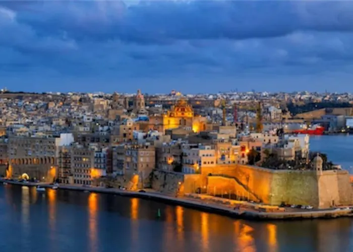 Apartment Lovely Traditional 4br Townhouse In Charming By 360 Estates