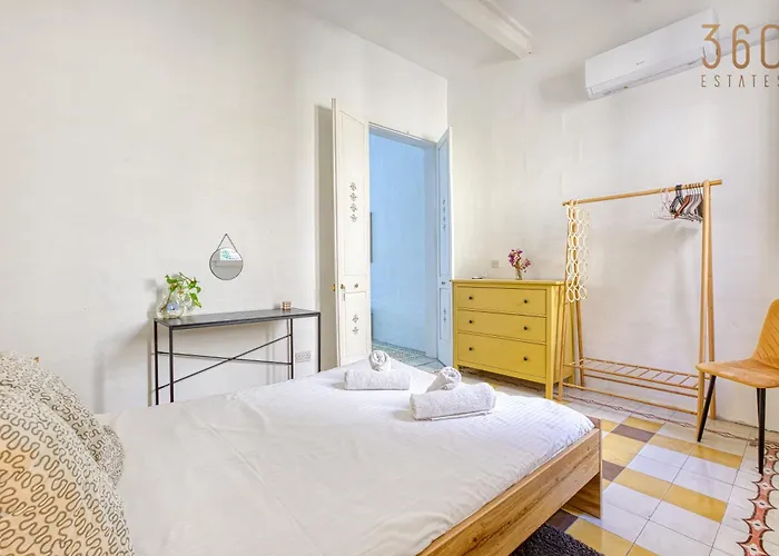 Lovely Traditional 4br Townhouse In Charming By 360 Estates Apartment Senglea