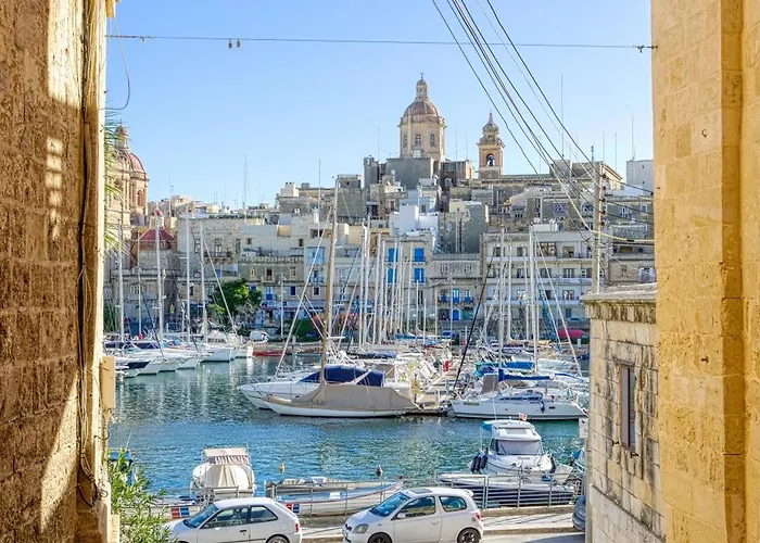 Lovely Traditional 4br Townhouse In Charming By 360 Estates Apartment Senglea