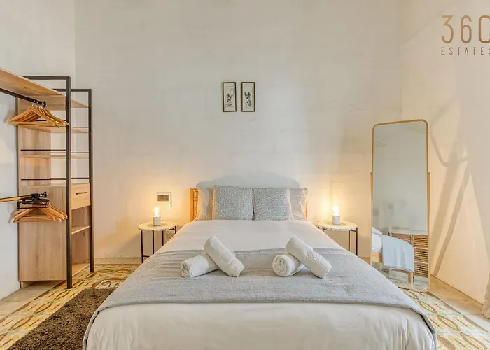 Lovely Traditional 4br Townhouse In Charming By 360 Estates Apartment Senglea